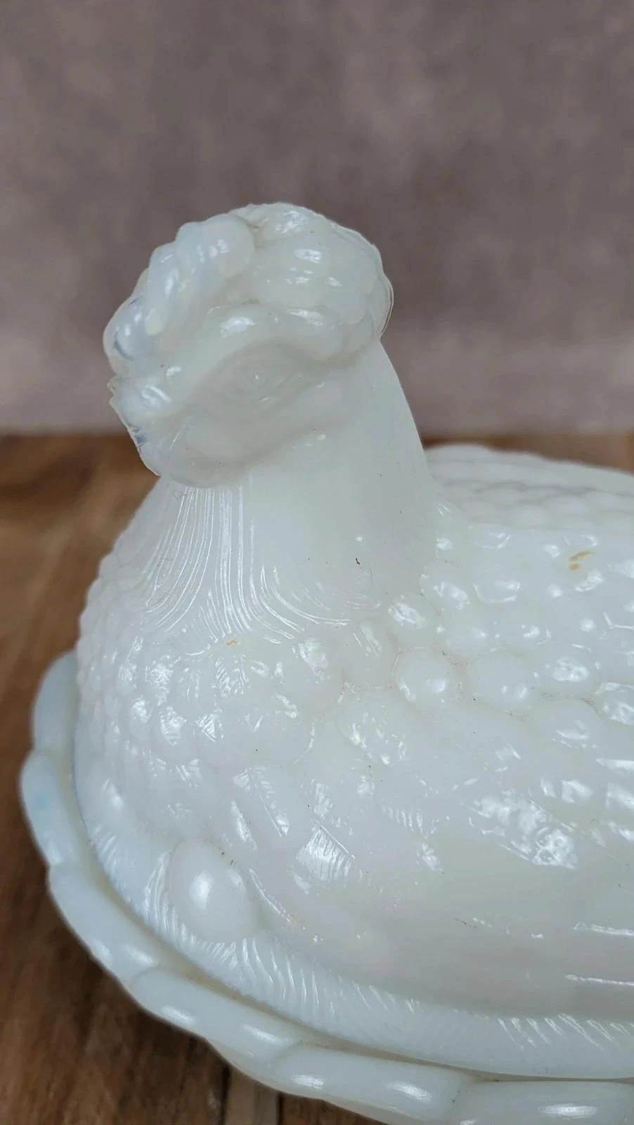 Pollo en canasta de vidrio blanco opalina - marcada Sv – photo 2